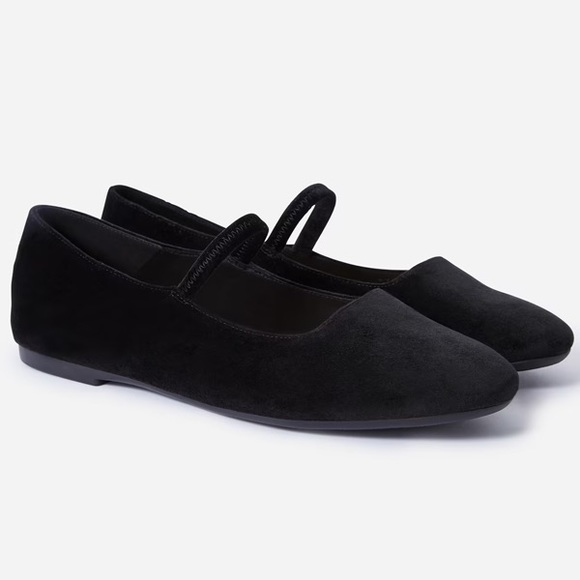 ISO ‼️ Everlane The Mary Jane in Black Velvet, Size 7 - Picture 1 of 1